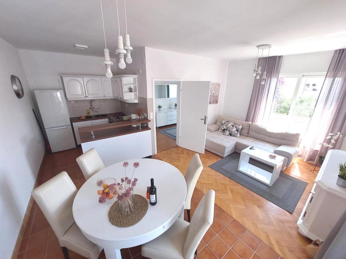 Gulin Apartments Vodice Exterior foto